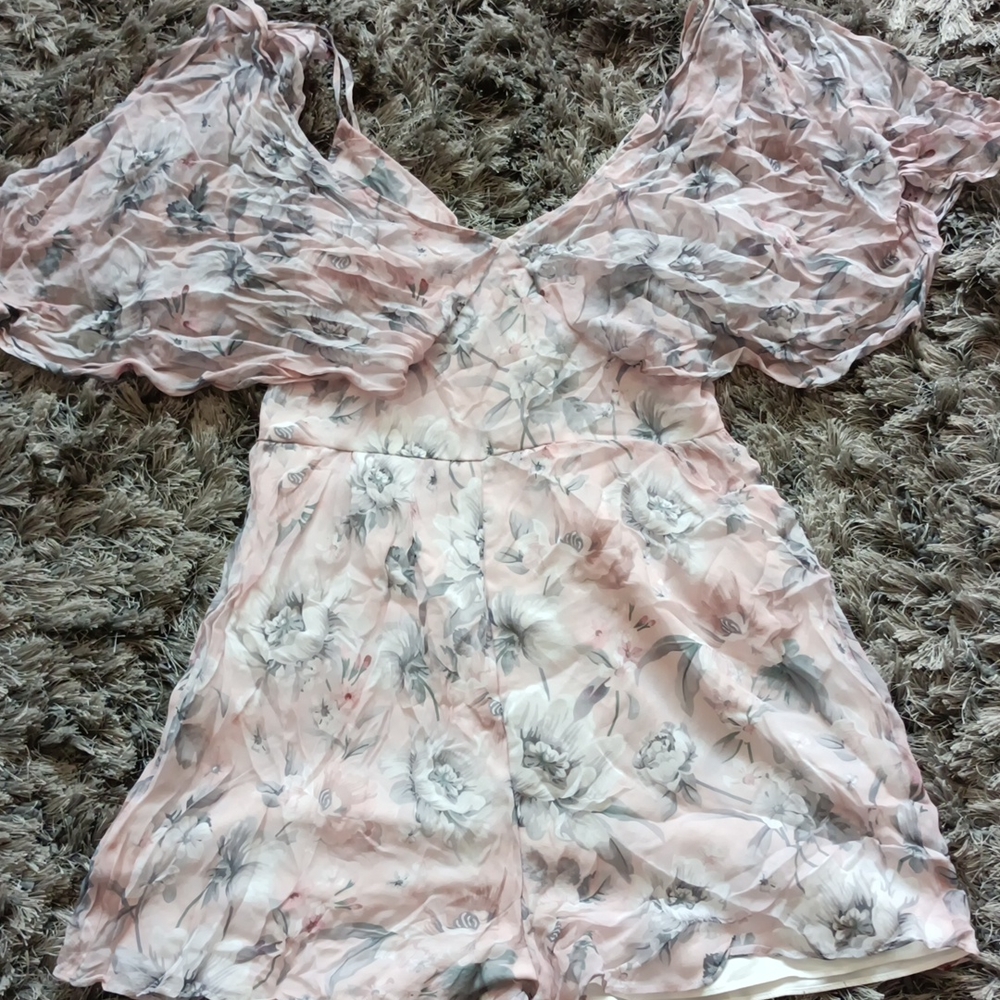 ✨Forever New floral romper - Picture 3 of 8